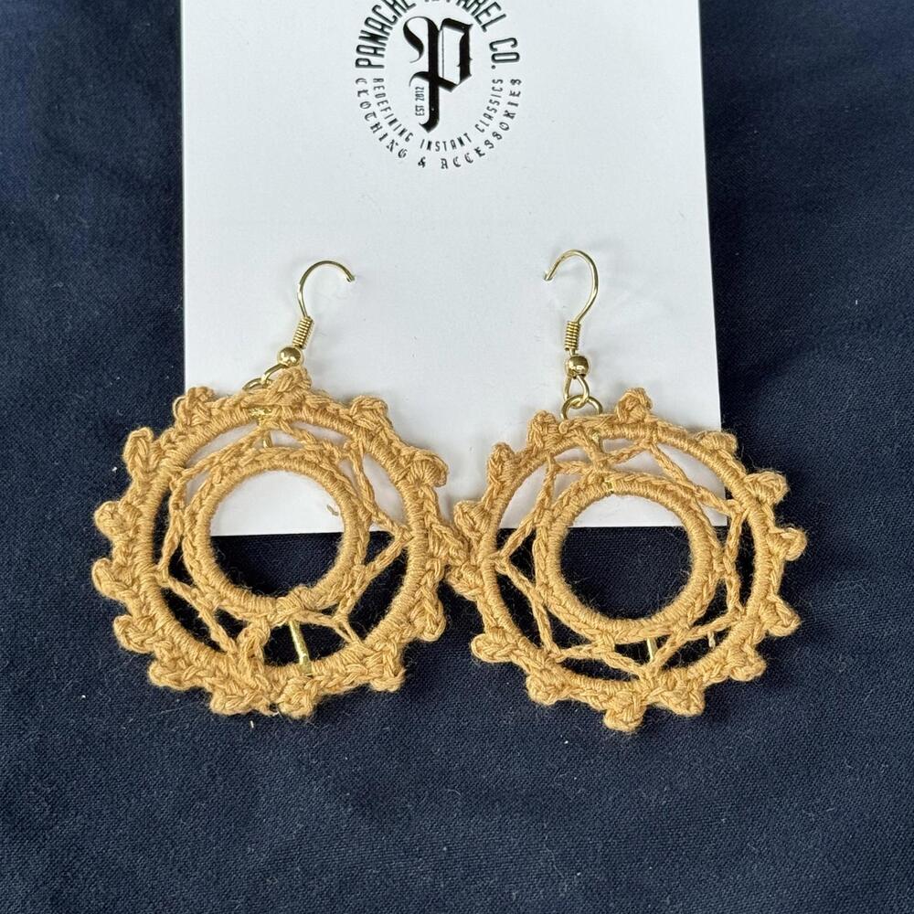 NWT PANACHE CO. Crochet Tan Earring Floral Doily Snowflake
